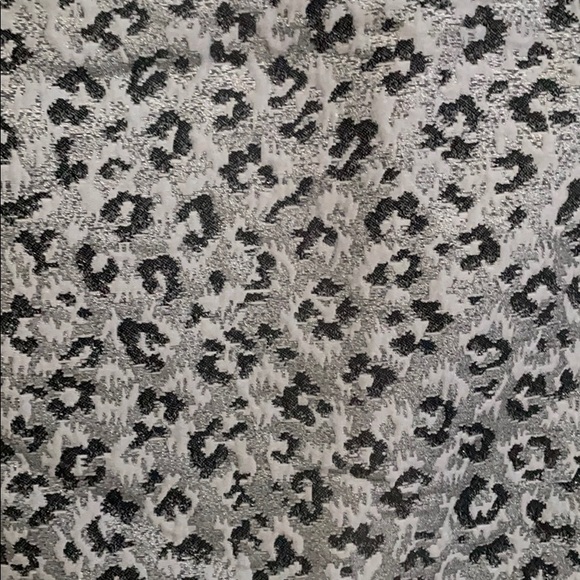 Snow leopard metallic pencil skirt size 2 - Picture 2 of 5